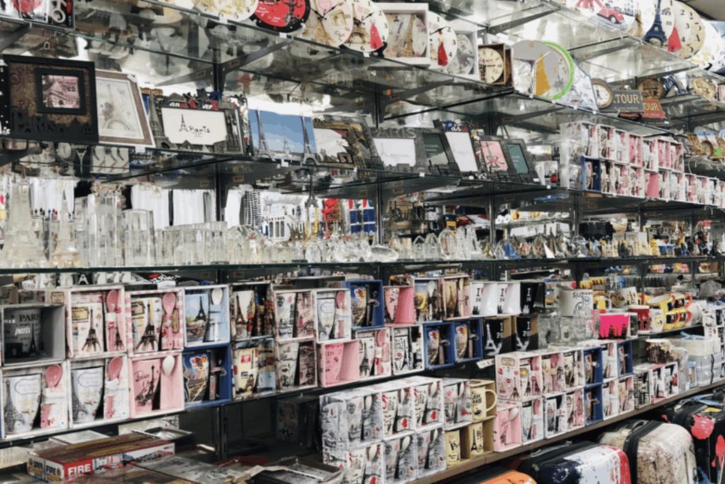 Best Place To Buy Souvenirs In Paris