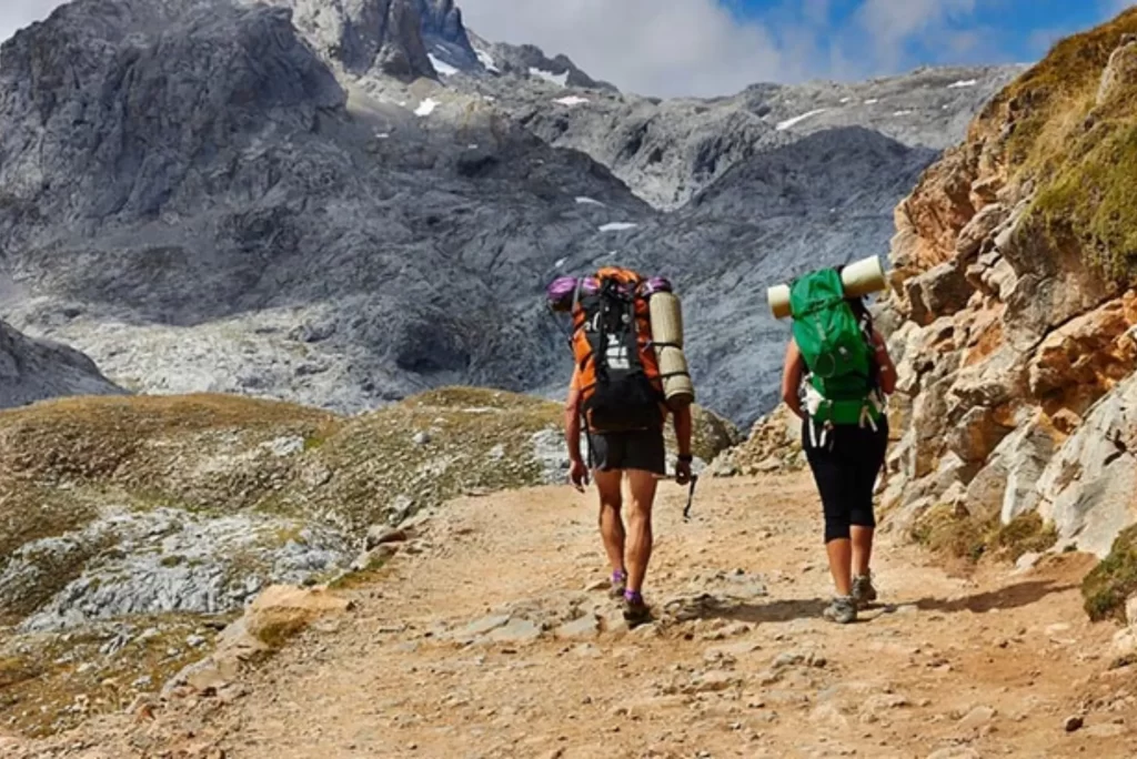 What Does A Professional Hiking Tour Guide Do