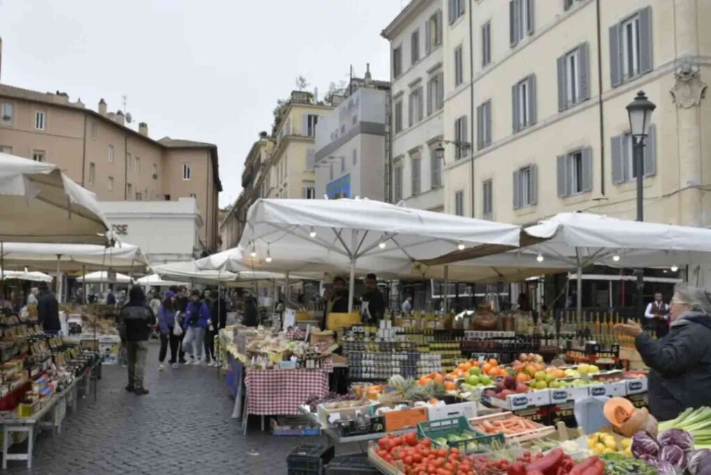 Italy Rome: Campo deâ€™ Fiori and Testaccio markets