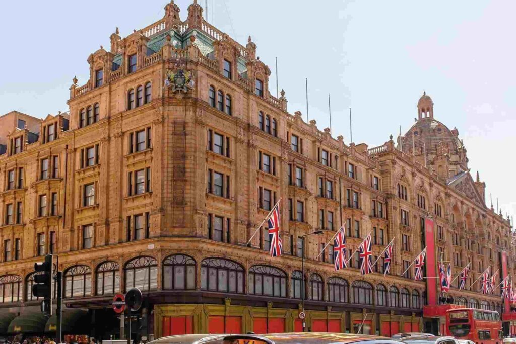 UK London Knightsbridge Harrods Harvey Nichols route