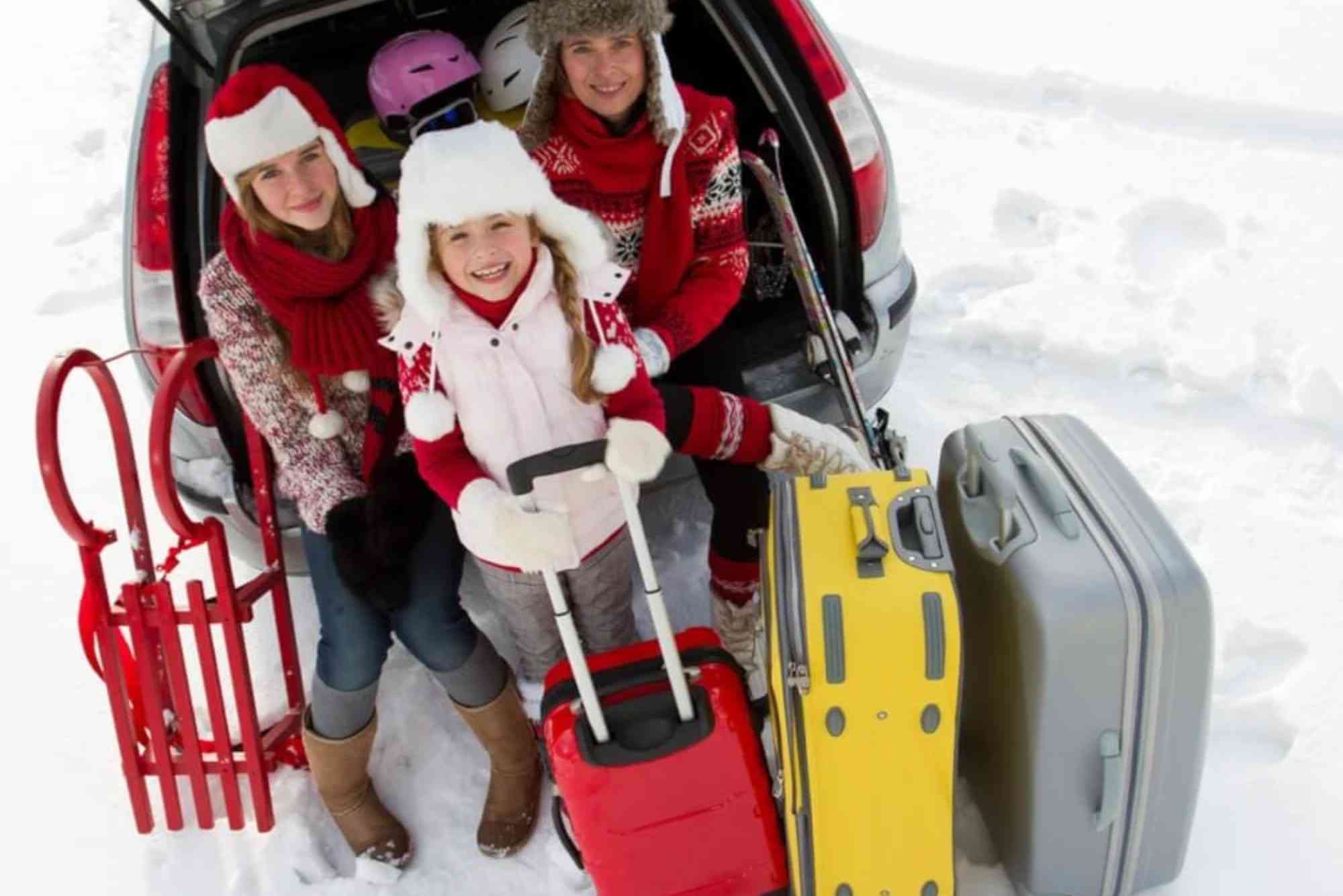 How To Travel With Minimal Luggage In Cold Weather
